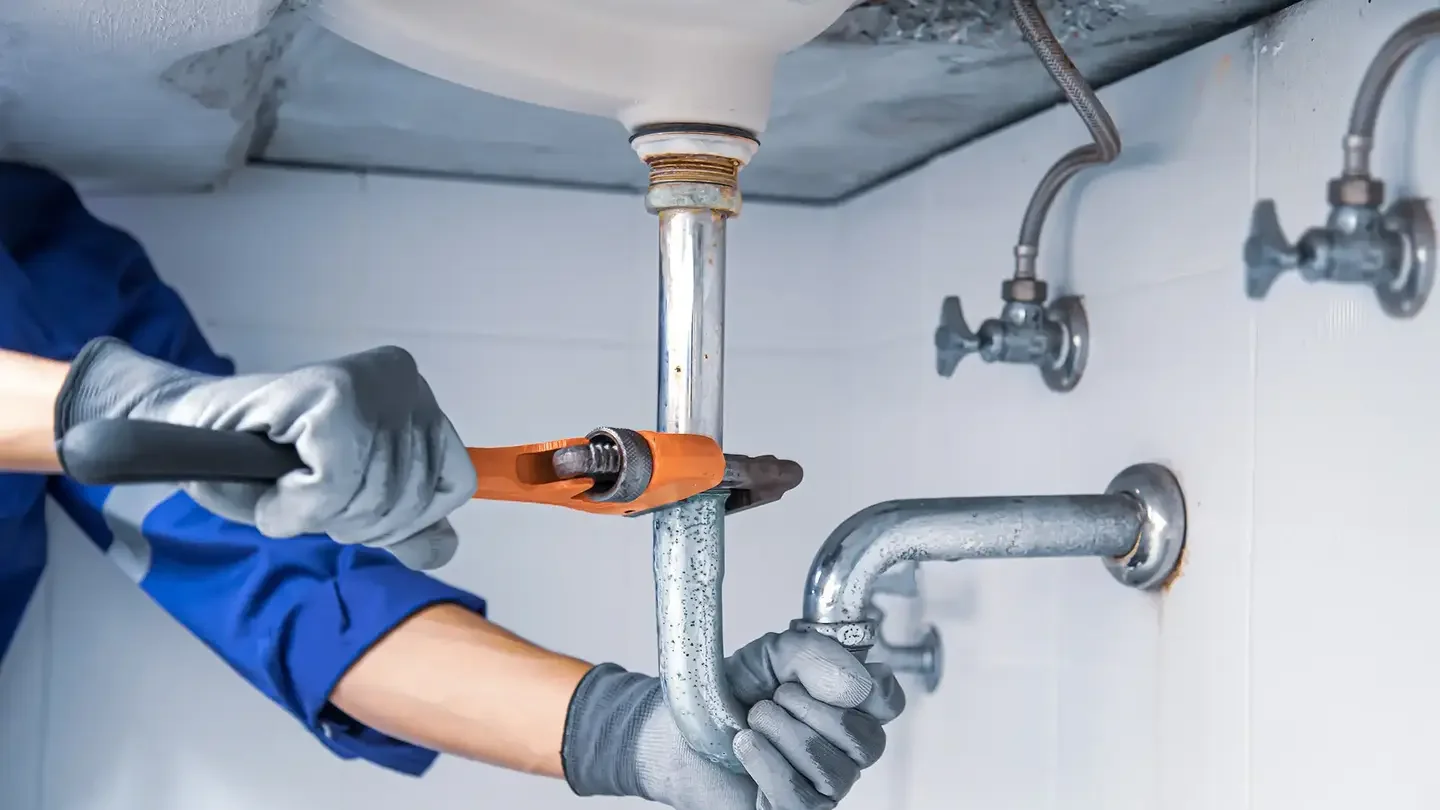 Encanador 24h para vazamento e desentupimento em Guarujá, SP